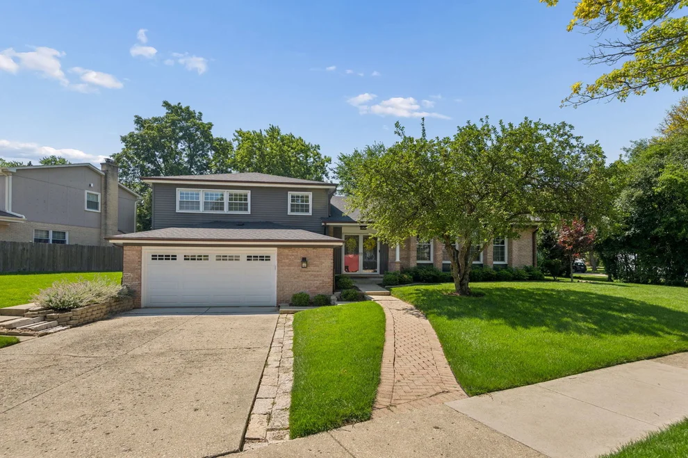 Unit for sale at 3923 Rutgers Lane, Northbrook, IL 60062