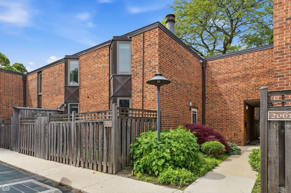 Unit for sale at 2059 N Larrabee Street, Chicago, IL 60614