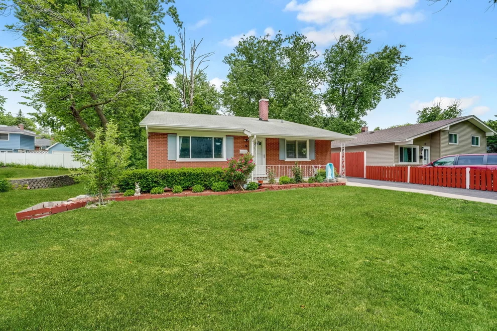 Unit for sale at 14 E Van Buren Street, Villa Park, IL 60181