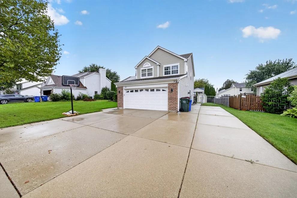 Unit for sale at 353 Valley Forge Avenue, South Elgin, IL 60177