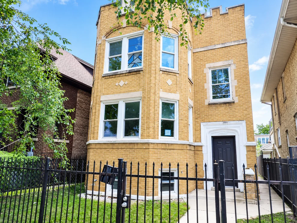 Unit for sale at 5535 N Christiana Avenue, Chicago, IL 60625