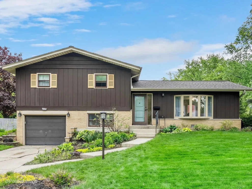 Unit for sale at 6955 PARKVIEW Drive, Downers Grove, IL 60516