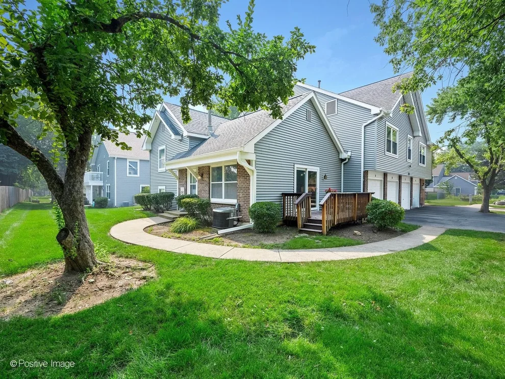 Unit for sale at 2740 Weeping Willow Drive, Lisle, IL 60532