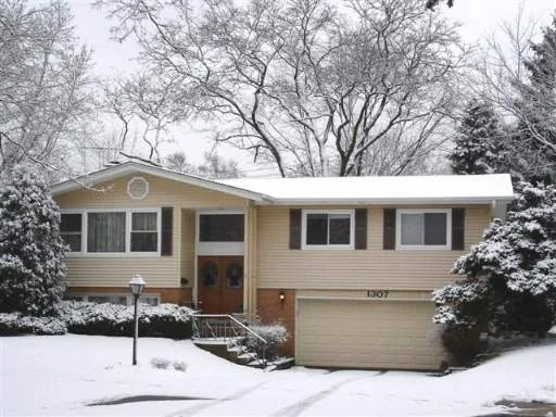 Unit for sale at 1307 W Heather Lane, ARLINGTON HEIGHTS, IL 60005