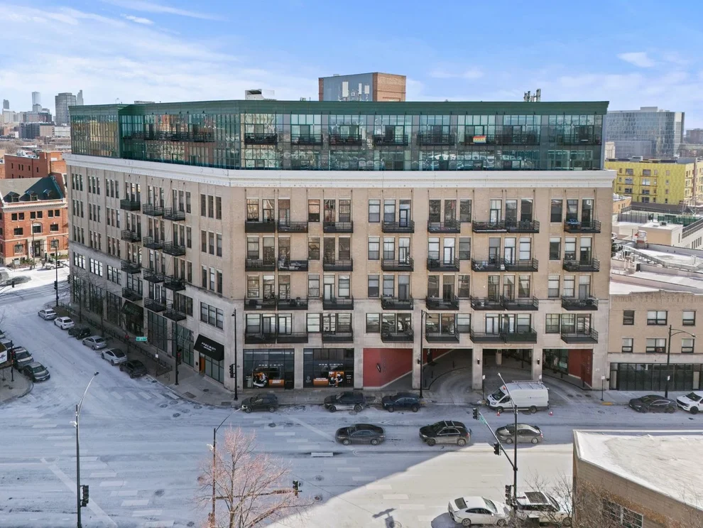 Unit for sale at 1645 W Ogden Avenue, Chicago, IL 60612