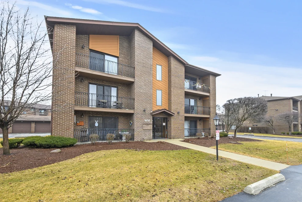 Unit for sale at 15712 Revere Court, Oak Forest, IL 60452