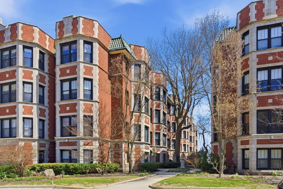 Unit for sale at 7639 N Eastlake Terrace, Chicago, IL 60626