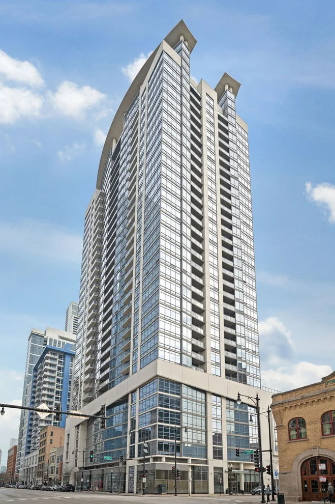 Unit for sale at 100 E 14TH Street, Chicago, IL 60605