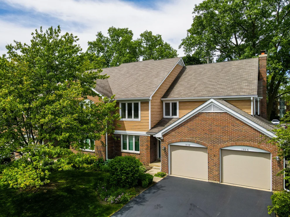 Unit for sale at 1608 E Clayton Court, Arlington Heights, IL 60004