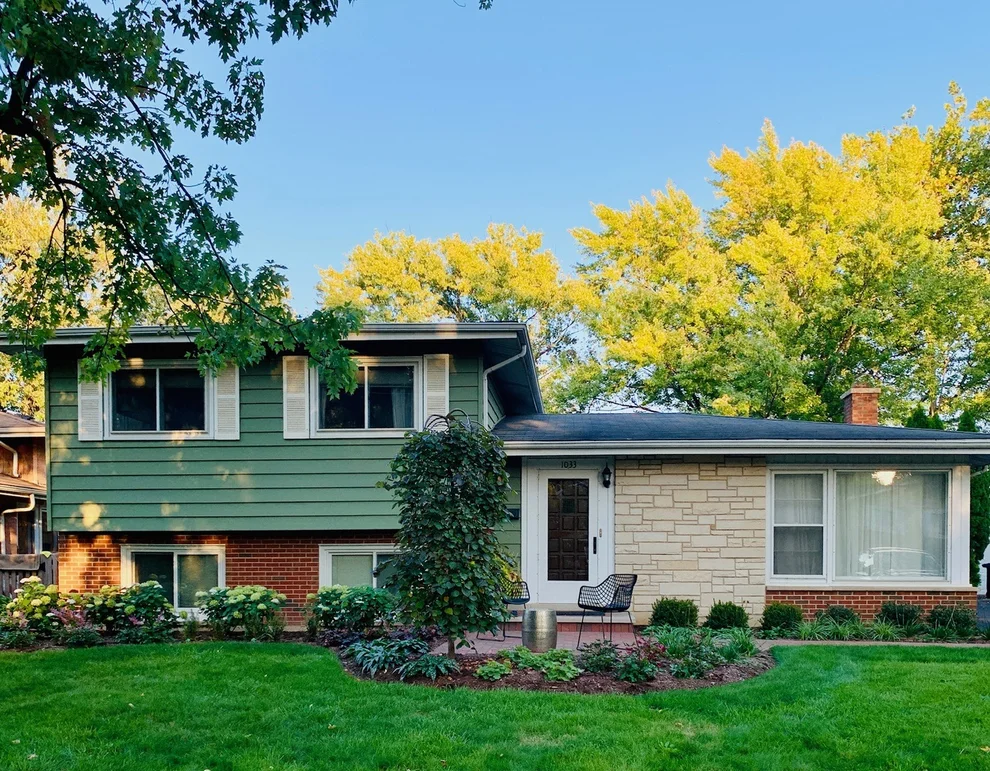 Unit for sale at 1033 Kenton Road, Deerfield, IL 60015