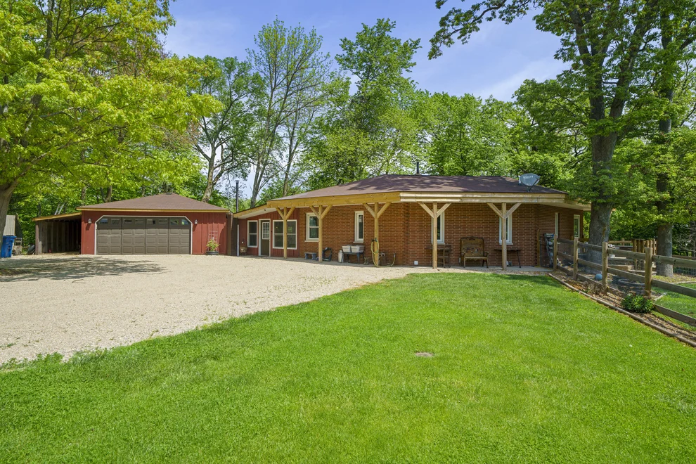 Unit for sale at 4444 E 1553rd Road, Earlville, IL 60518