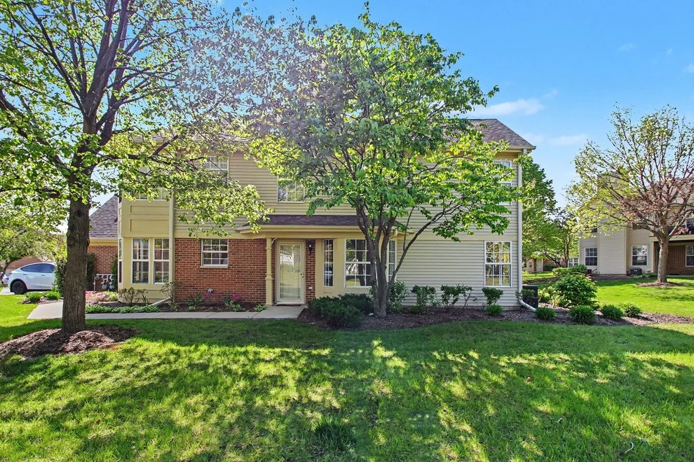 Unit for sale at 530A Pembrook Court S, Crystal Lake, IL 60014