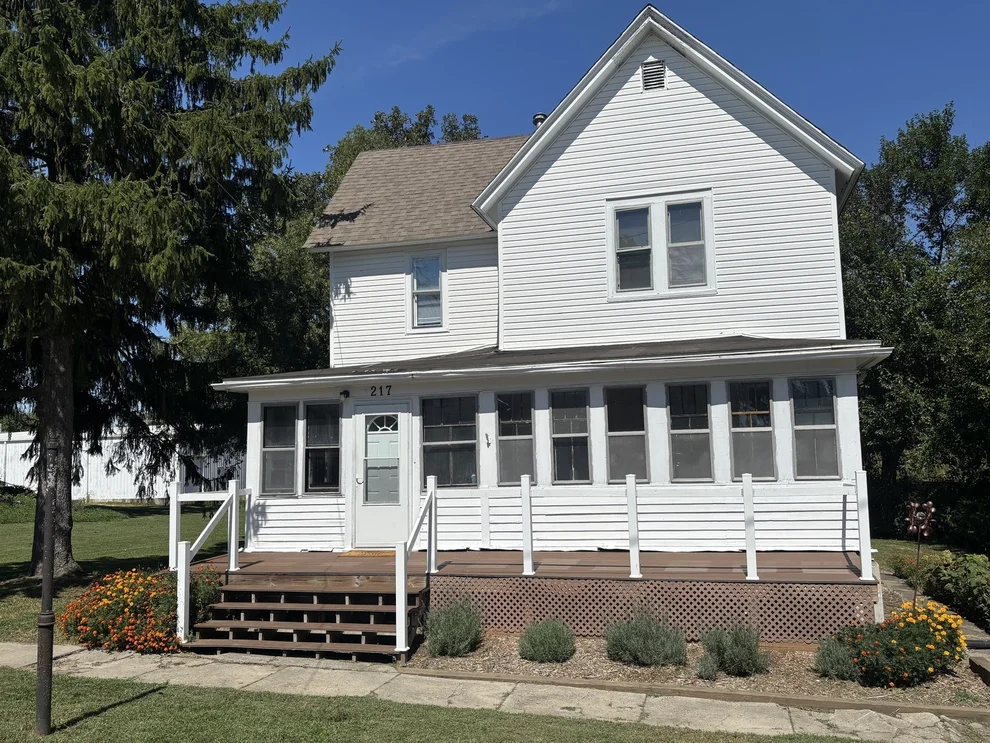 Unit for sale at 217 E Dorion Street, Beaverville, IL 60912