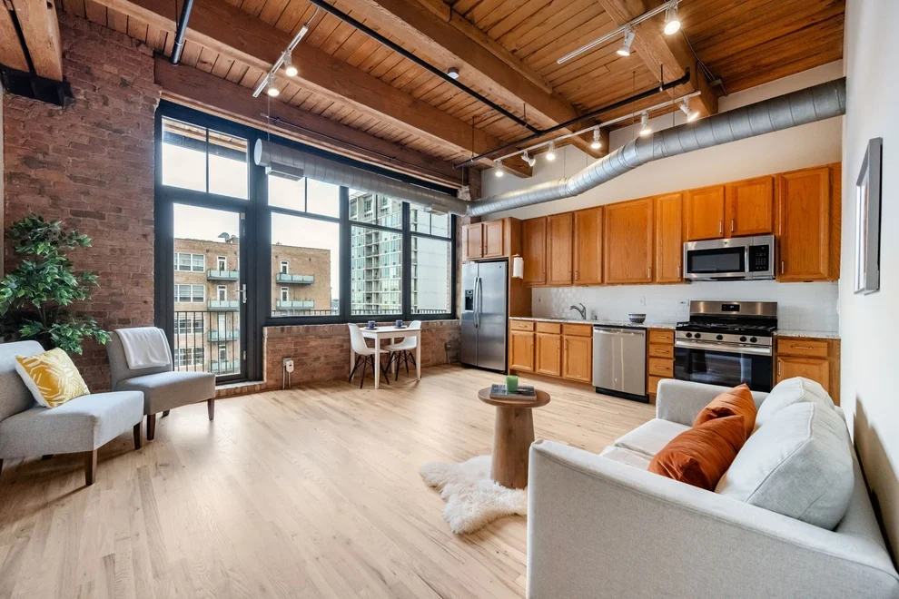 Unit for sale at 625 W Jackson Boulevard, Chicago, IL 60661