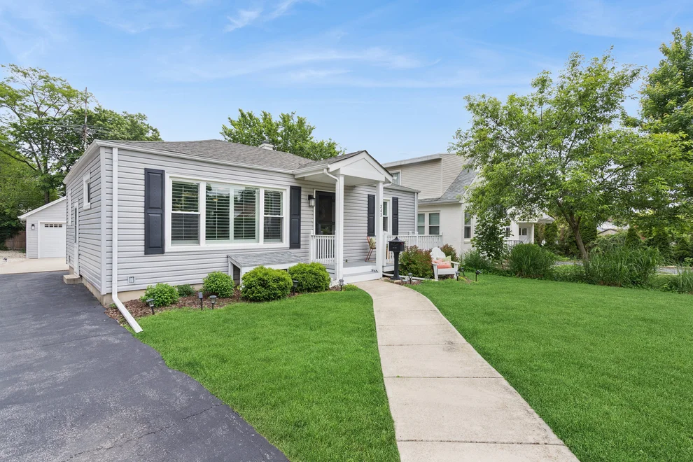 Unit for sale at 343 S Brewster Avenue, Lombard, IL 60148
