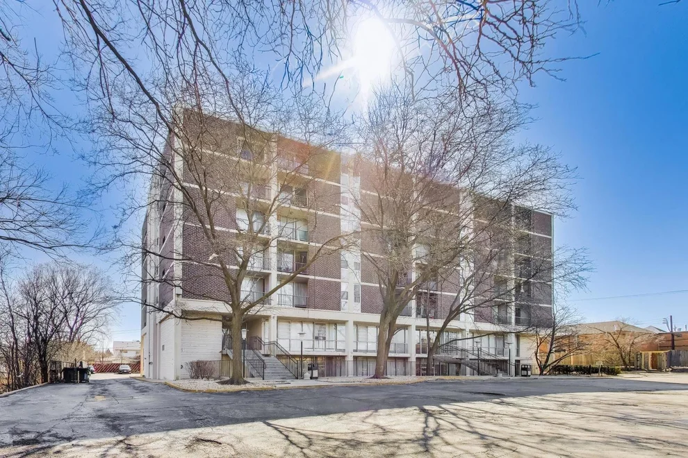 Unit for sale at 1043 S York Road, Bensenville, IL 60106