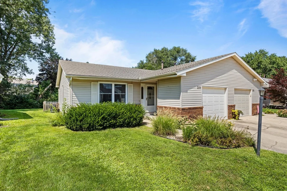 Unit for sale at 2135 Ivy Court, Champaign, IL 61821