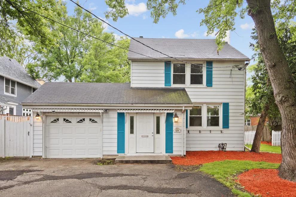 Unit for sale at 1314 Glenview Road, Glenview, IL 60025