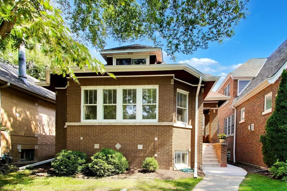 Unit for sale at 1102 Wisconsin Avenue, Oak Park, IL 60304