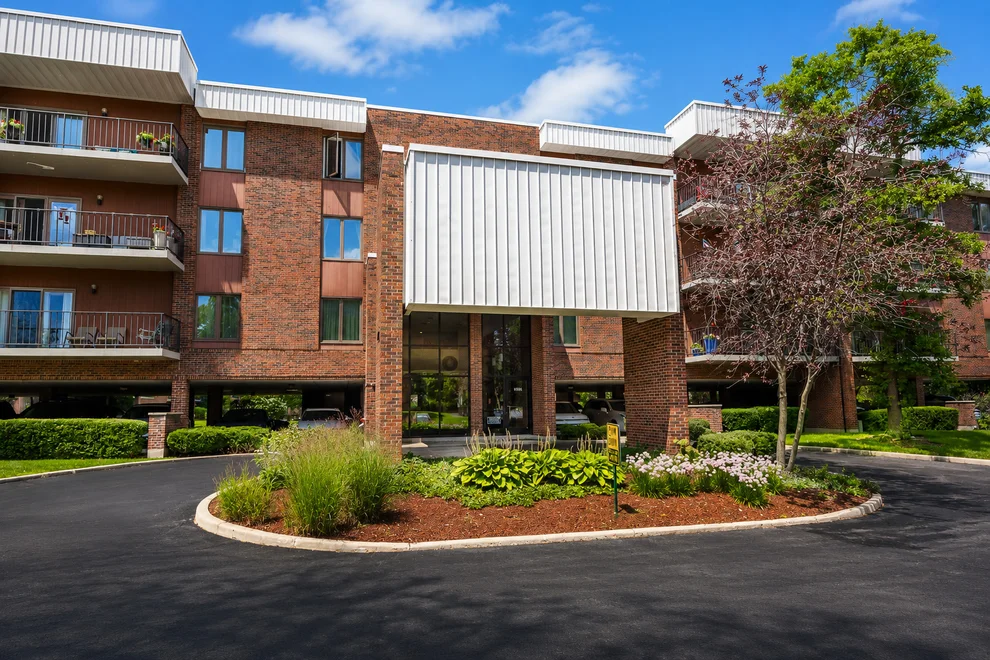 Unit for sale at 6585 Main Street, Downers Grove, IL 60516