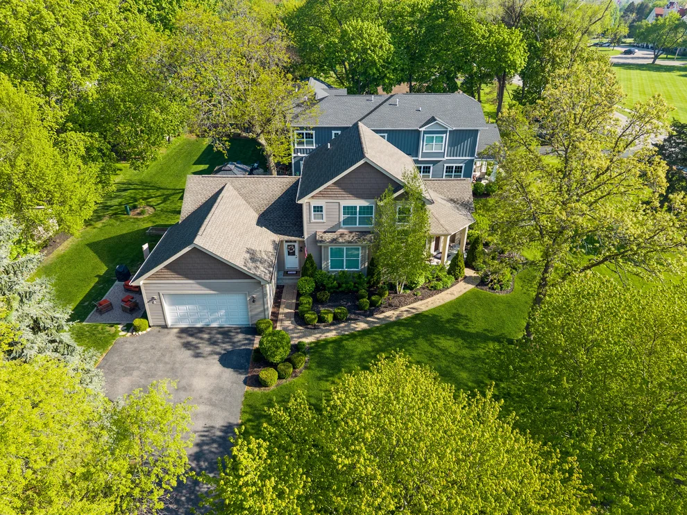 Unit for sale at 664 COUNTRY CLUB Road, Crystal Lake, IL 60014