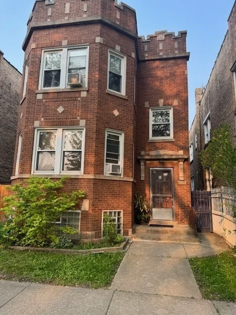 Unit for sale at 5829 N Washtenaw Avenue, Chicago, IL 60659