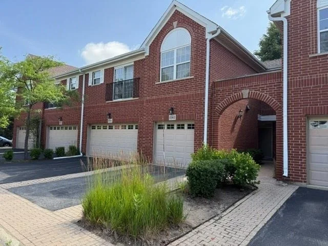 Unit for sale at 2359 Chelsea Road, Northbrook, IL 60062