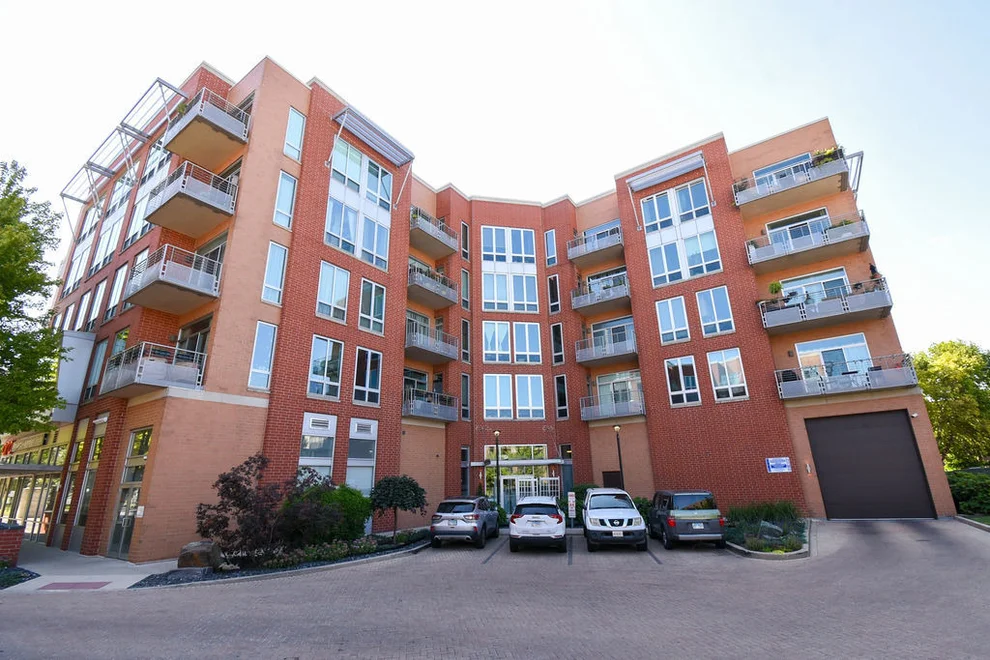 Unit for sale at 4814 N Clark Street, Chicago, IL 60640