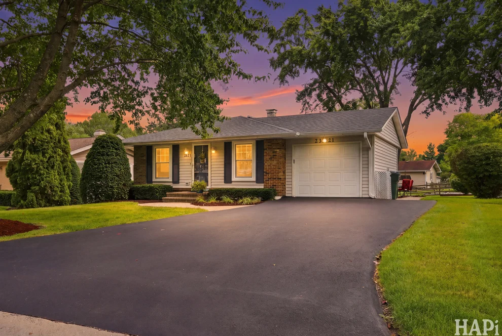 Unit for sale at 2321 Carriage Lane, Lindenhurst, IL 60046