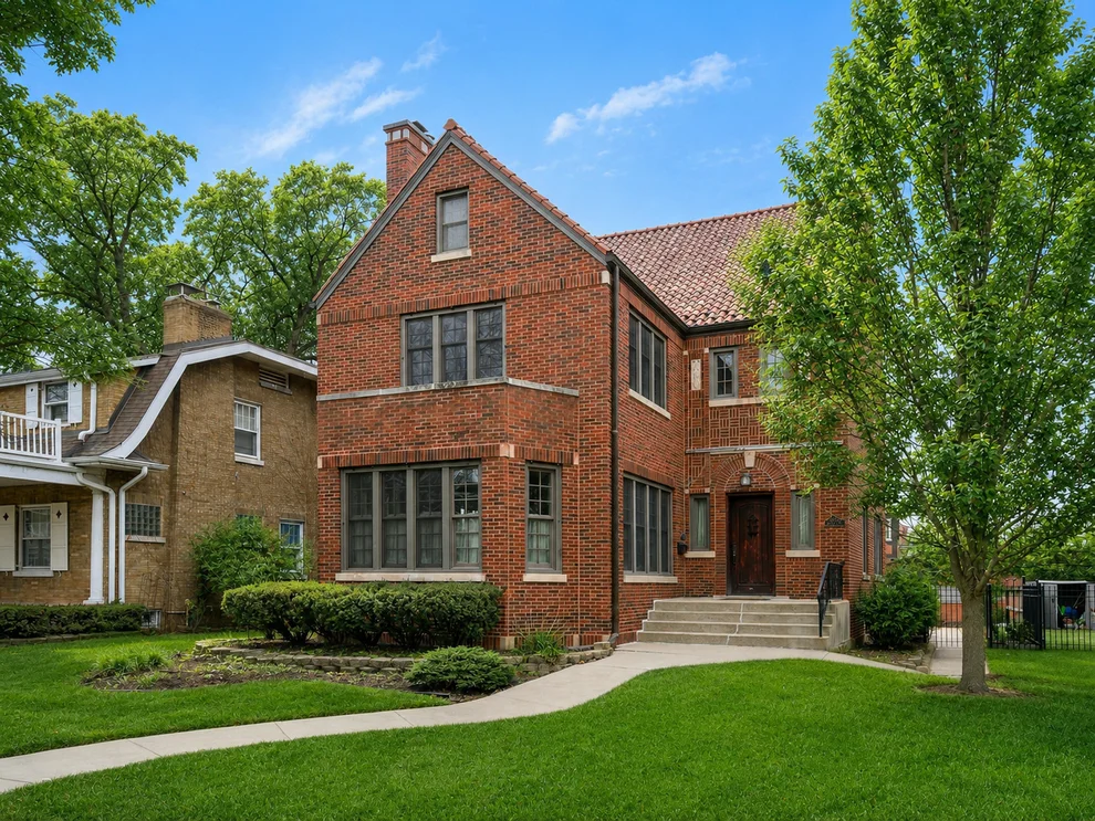 Unit for sale at 10337 S Hamilton Avenue, Chicago, IL 60643