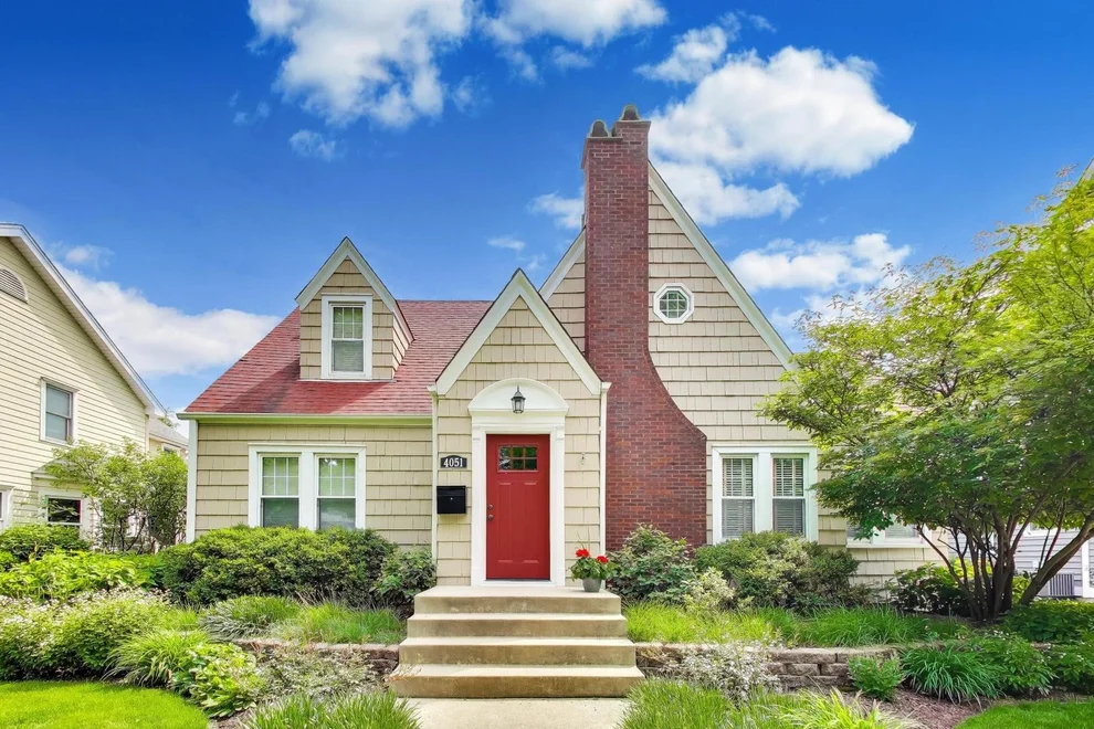 Unit for sale at 4051 Clausen Avenue, Western Springs, IL 60558