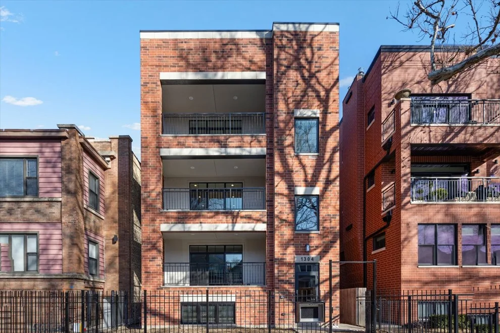 Unit for sale at 1304 W Winona Street, Chicago, IL 60640
