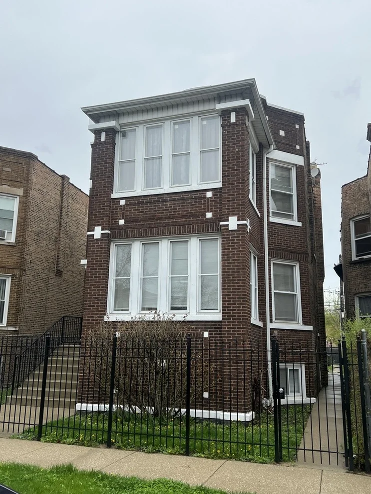 Unit for sale at 5418 W Monroe Street, Chicago, IL 60644