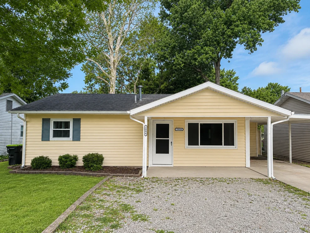 Unit for sale at 1006 S Eastview Drive, Tuscola, IL 61953