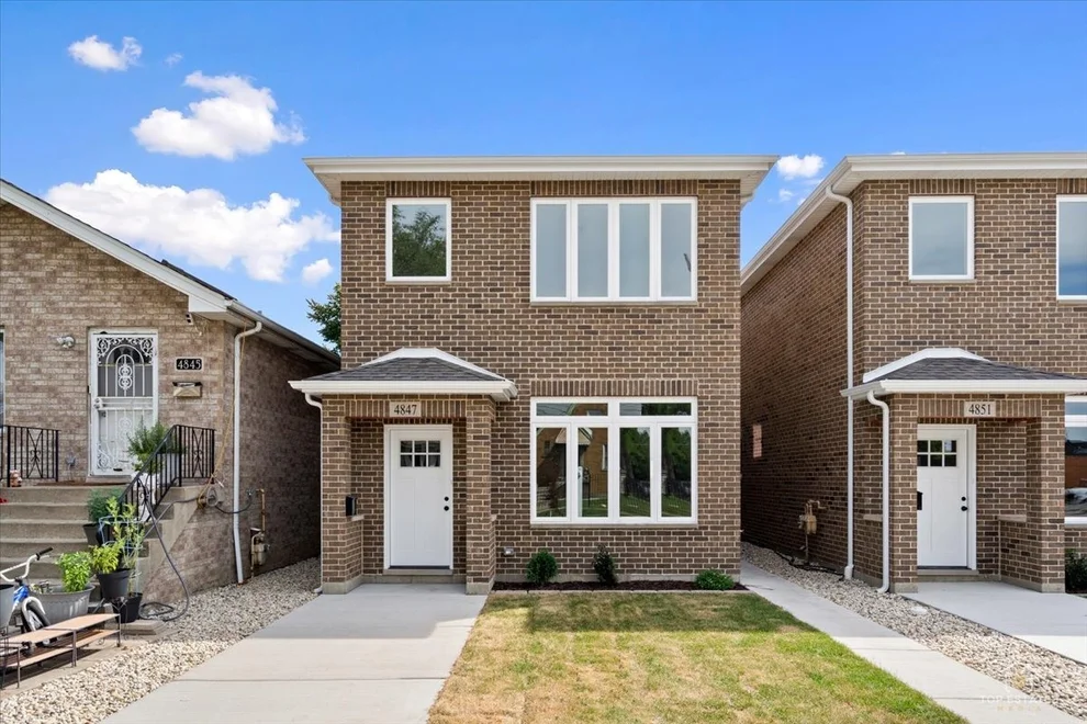 Unit for sale at 4851 S Ridgeway Avenue, Chicago, IL 60632