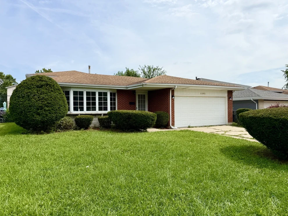 Unit for sale at 1302 Prince Drive, South Holland, IL 60473