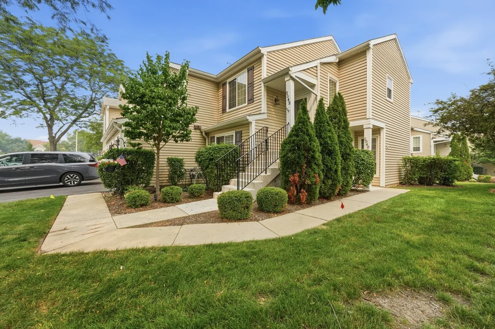 Unit for sale at 2042 Windemere Circle, Schaumburg, IL 60194