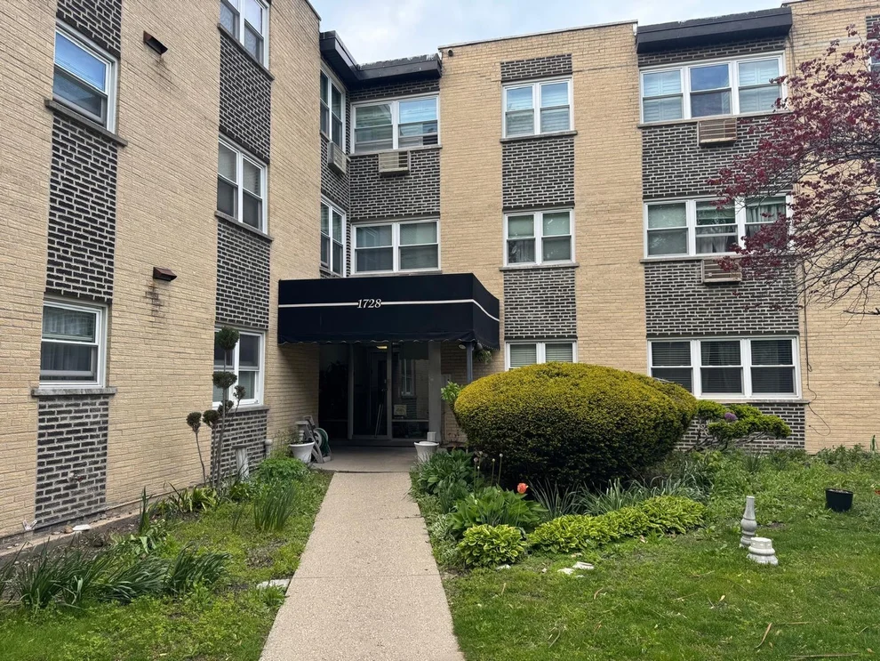 Unit for sale at 1728 W FARWELL Avenue, Chicago, IL 60626