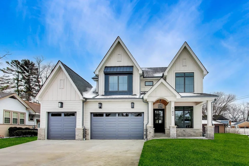 Unit for sale at 160 E Cayuga Avenue, Elmhurst, IL 60126
