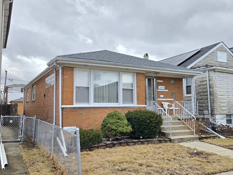 Unit for sale at 2025 N 72nd Court, Elmwood Park, IL 60707