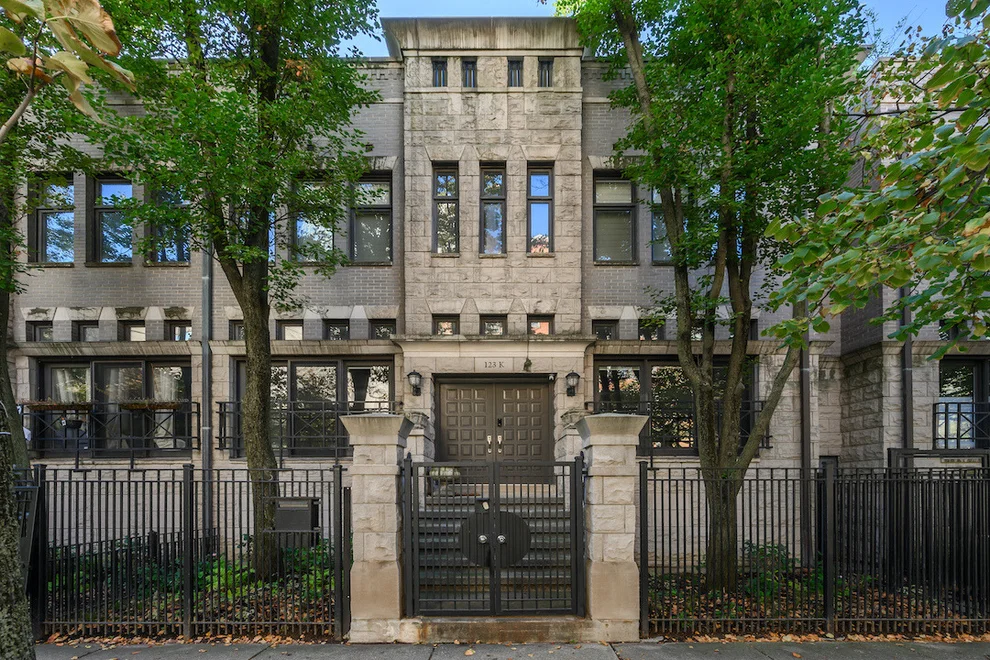 Unit for sale at 123 W Oak Street, Chicago, IL 60610