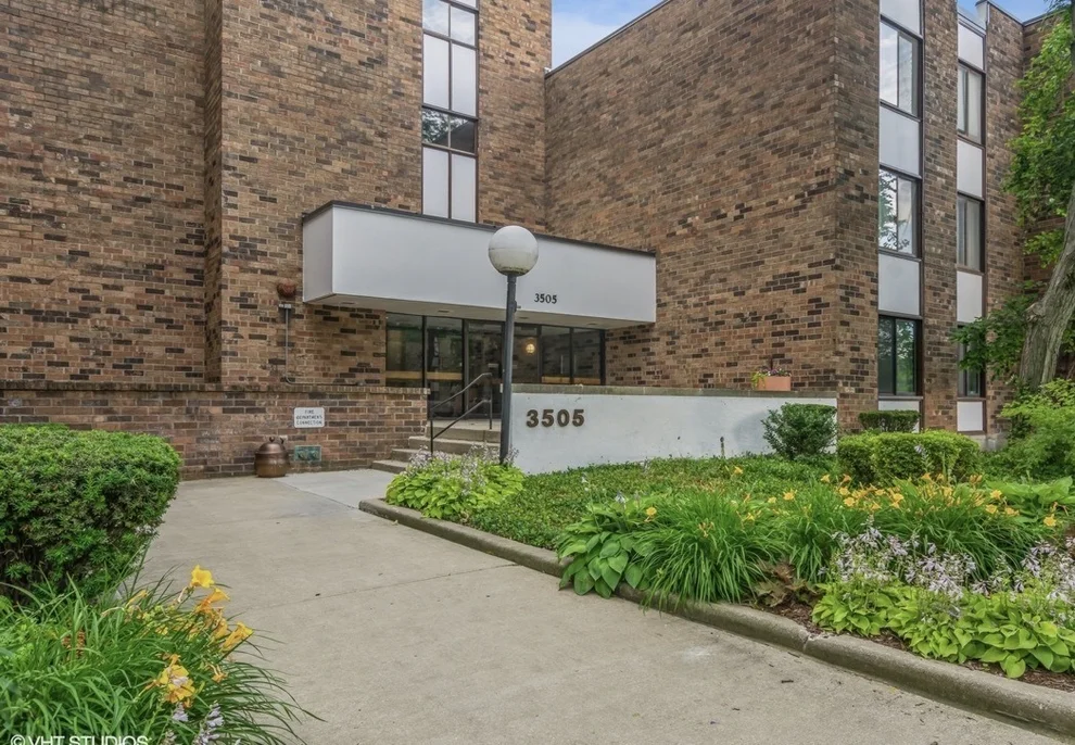 Unit for sale at 3505 Lakeview Drive, Hazel Crest, IL 60429