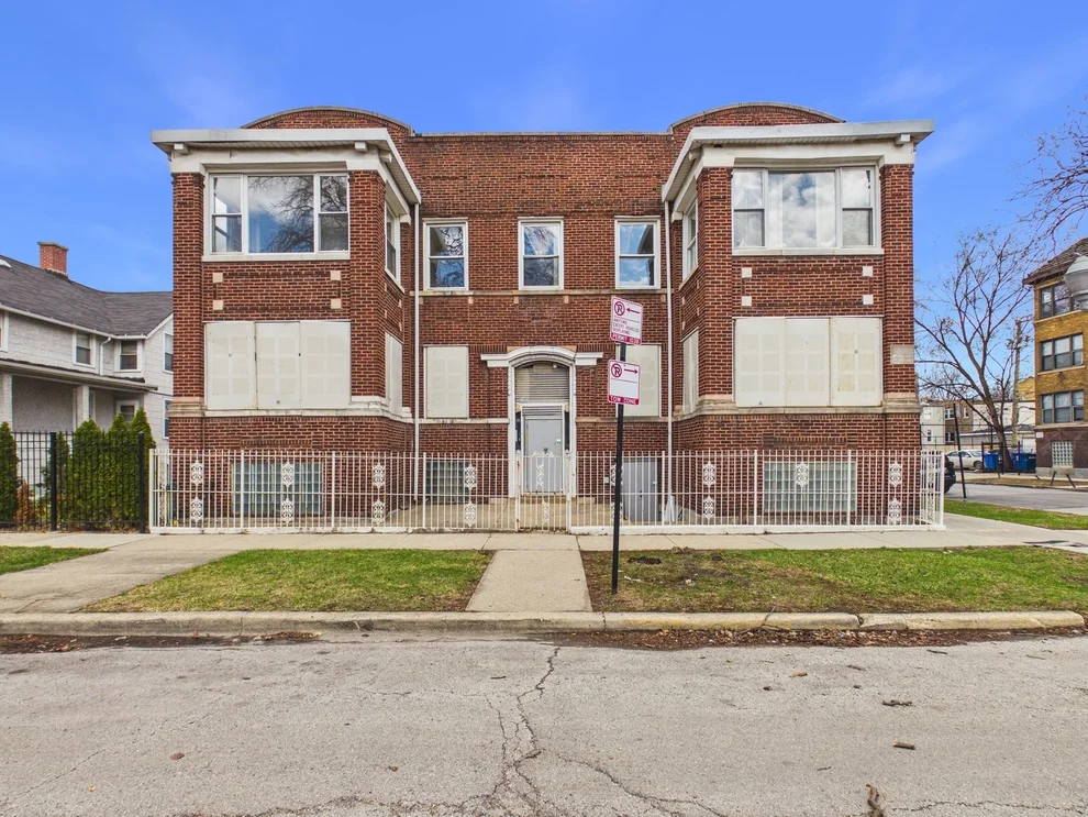 Unit for sale at 5500 W Adams Street, Chicago, IL 60644