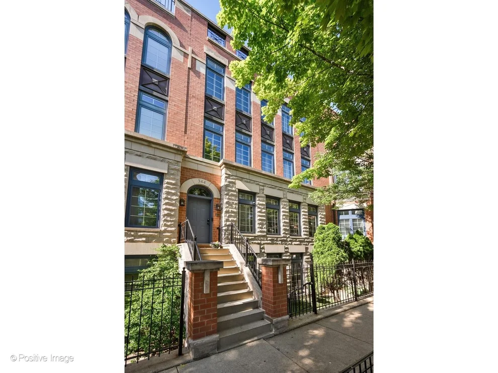Unit for sale at 344 W HURON Street, Chicago, IL 60654