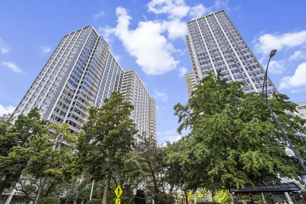 Unit for sale at 4250 N Marine Drive, Chicago, IL 60613