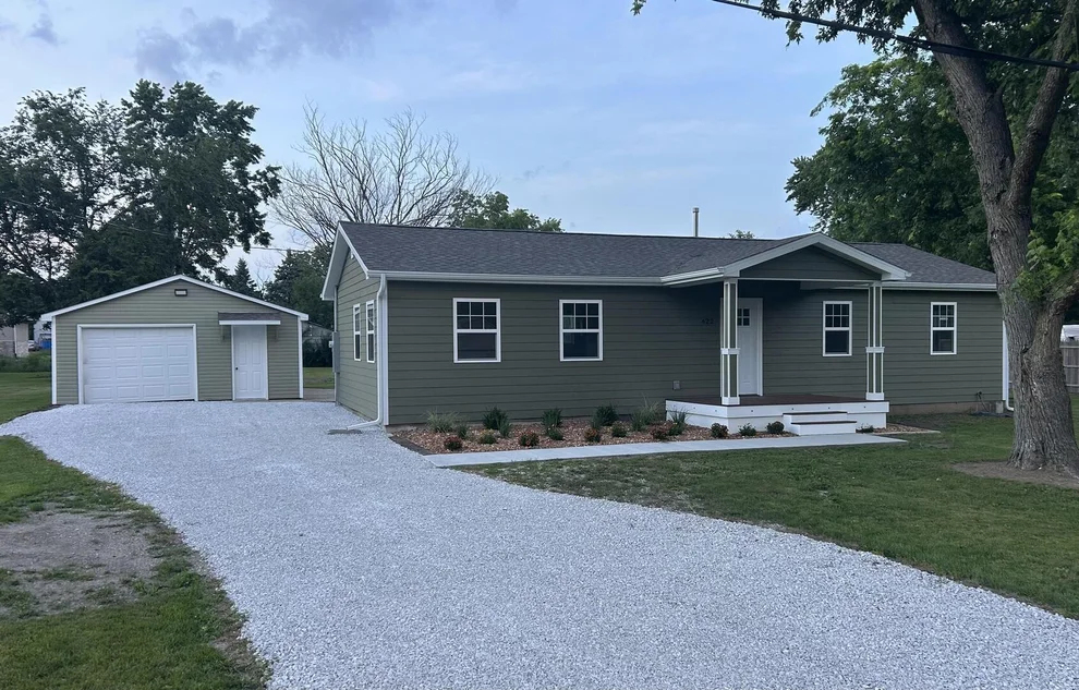 Unit for sale at 422 E 5th Avenue, Rankin, IL 60960