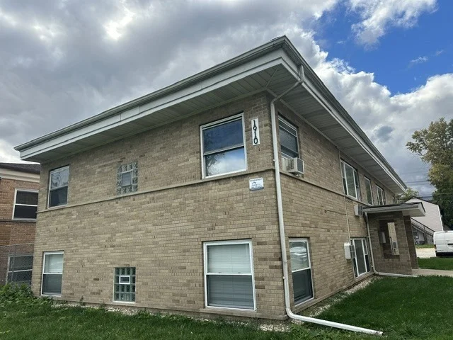 Unit for sale at 1910 S 16th Avenue, Broadview, IL 60155