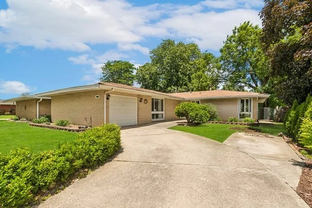 Unit for sale at 5460 Adeline Place, Oak Forest, IL 60452