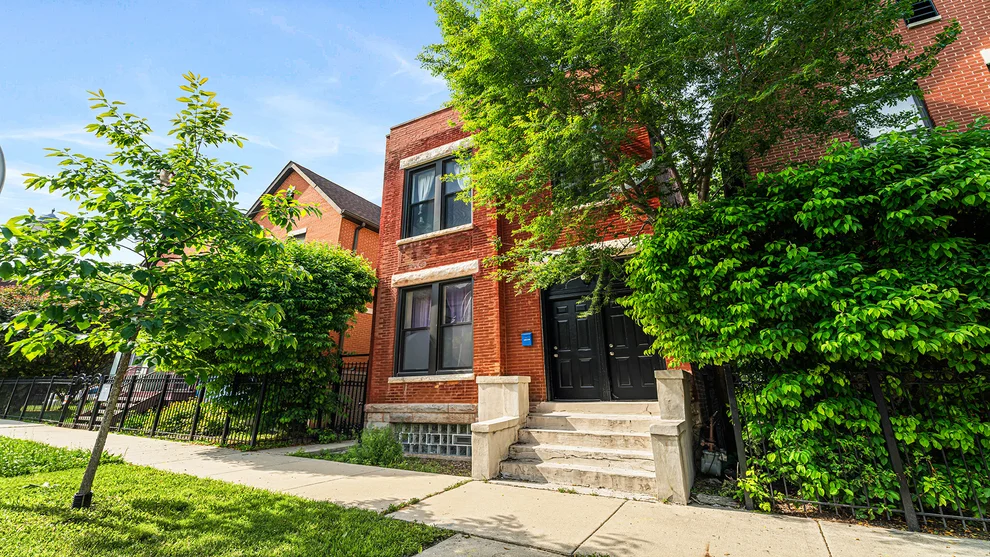 Unit for sale at 3118 W Huron Street, Chicago, IL 60612