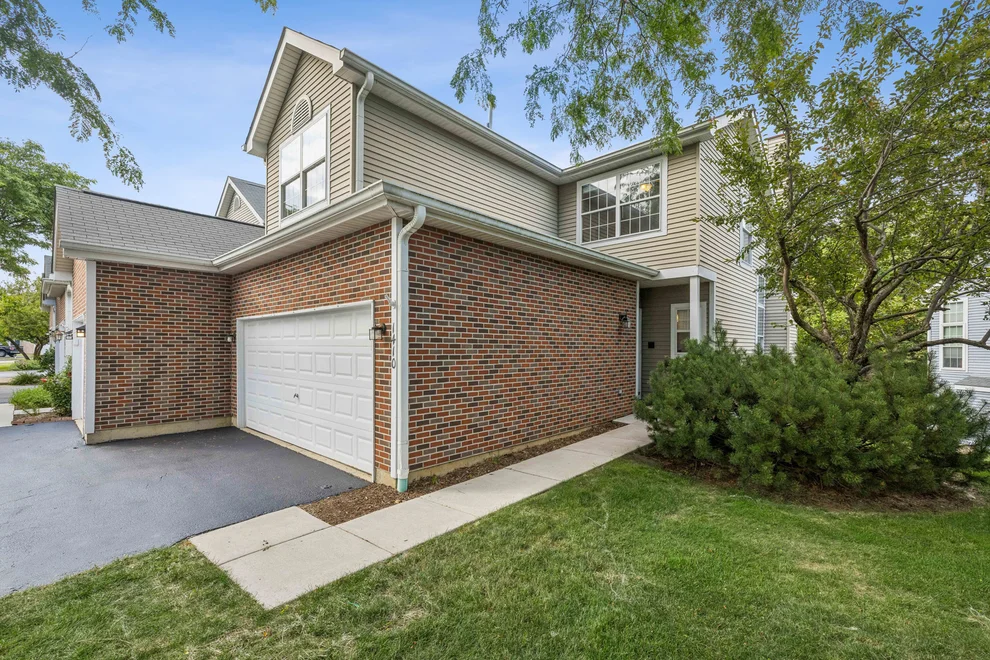 Unit for sale at 1410 Grandview Court, Algonquin, IL 60102